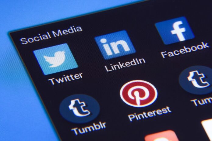 social-media-1795578_1280 MyDQExperience